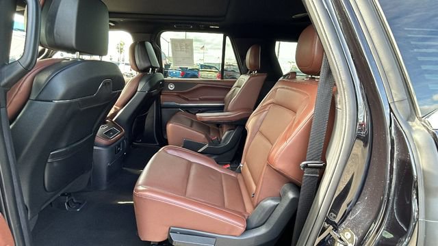 Used 2025 Lincoln Navigator L Reserve image 16