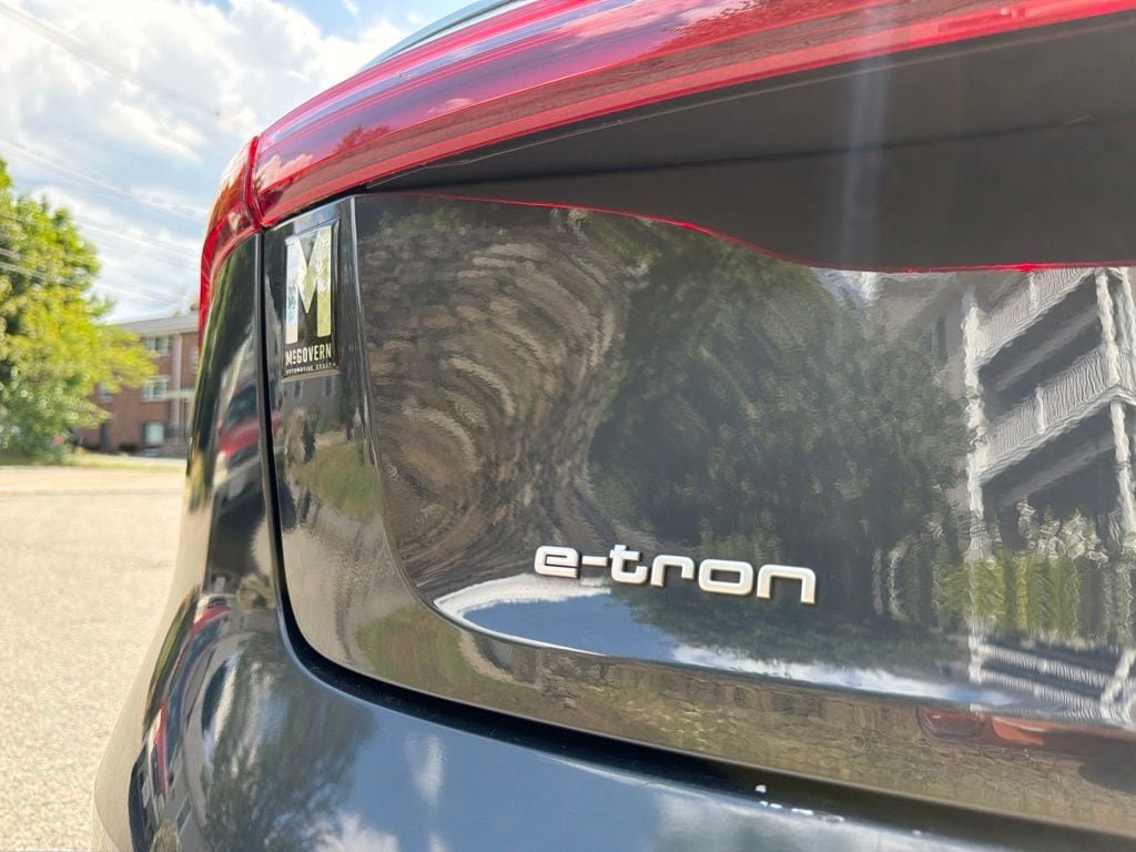Used 2019 Audi e-tron Premium Plus w/ Cold Weather Package AWD/4WD image 10