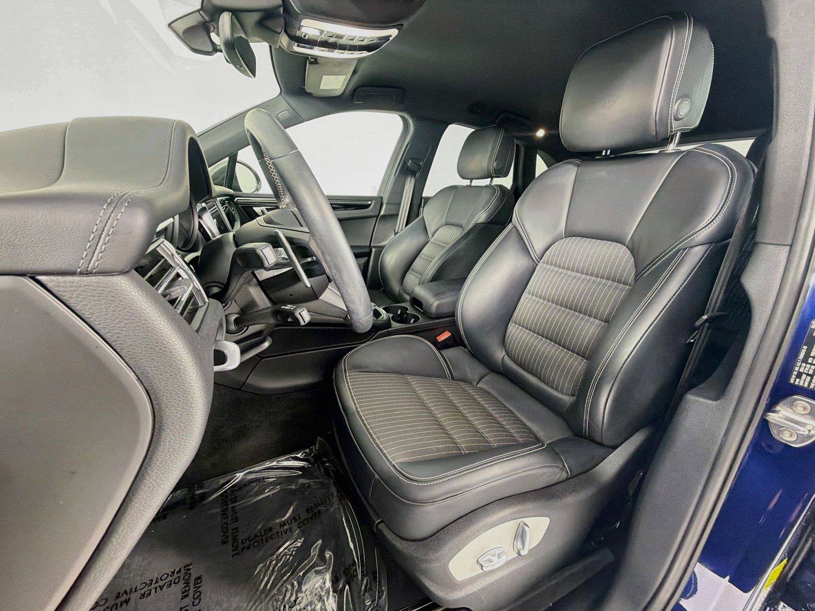 Used 2024 Porsche Macan Turbo AWD/4WD image 5