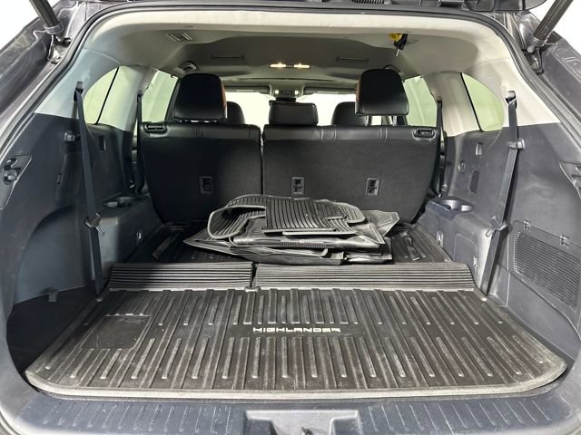 Used 2022 Toyota Highlander XLE image 25