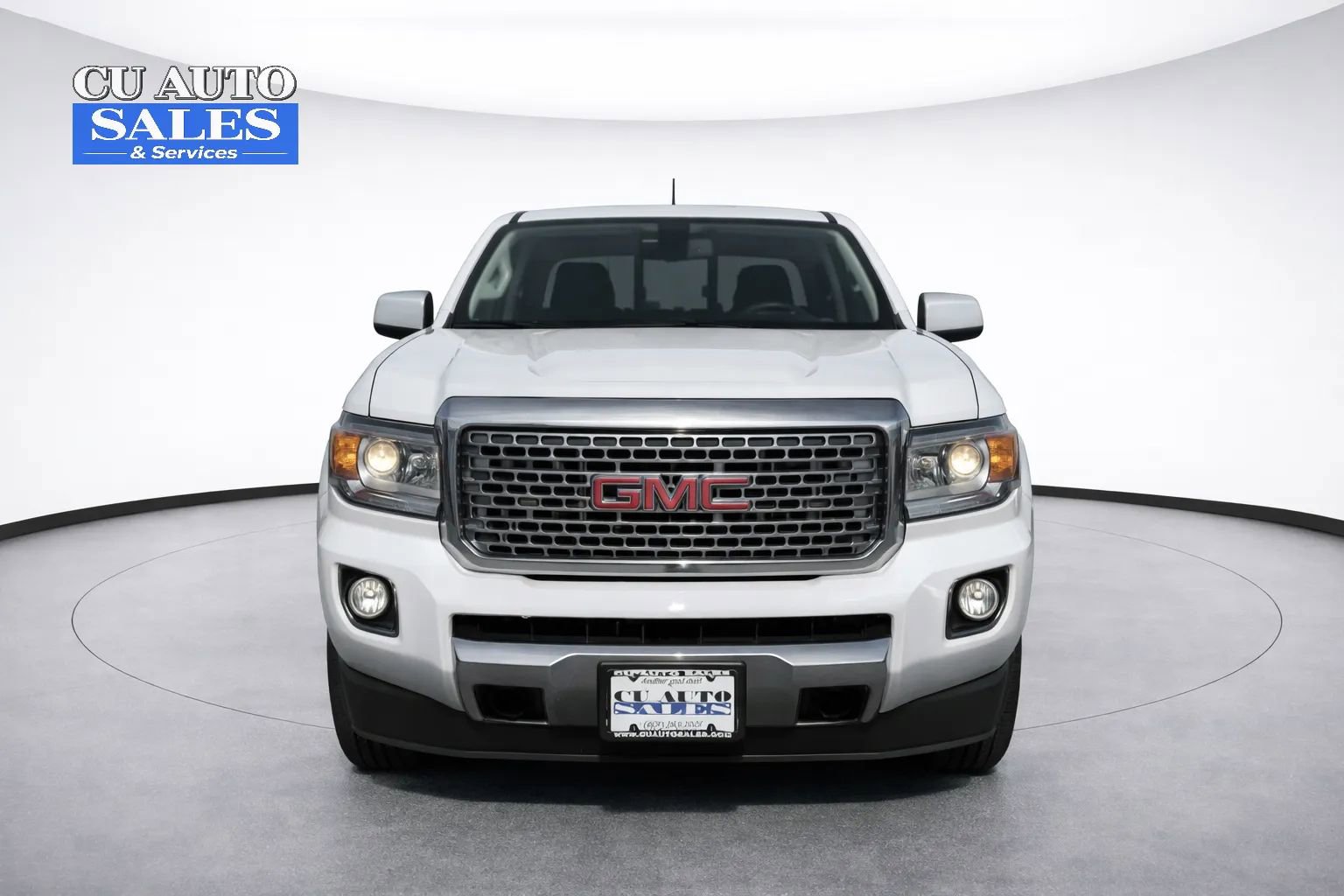 Used 2017 GMC Canyon Denali image 2