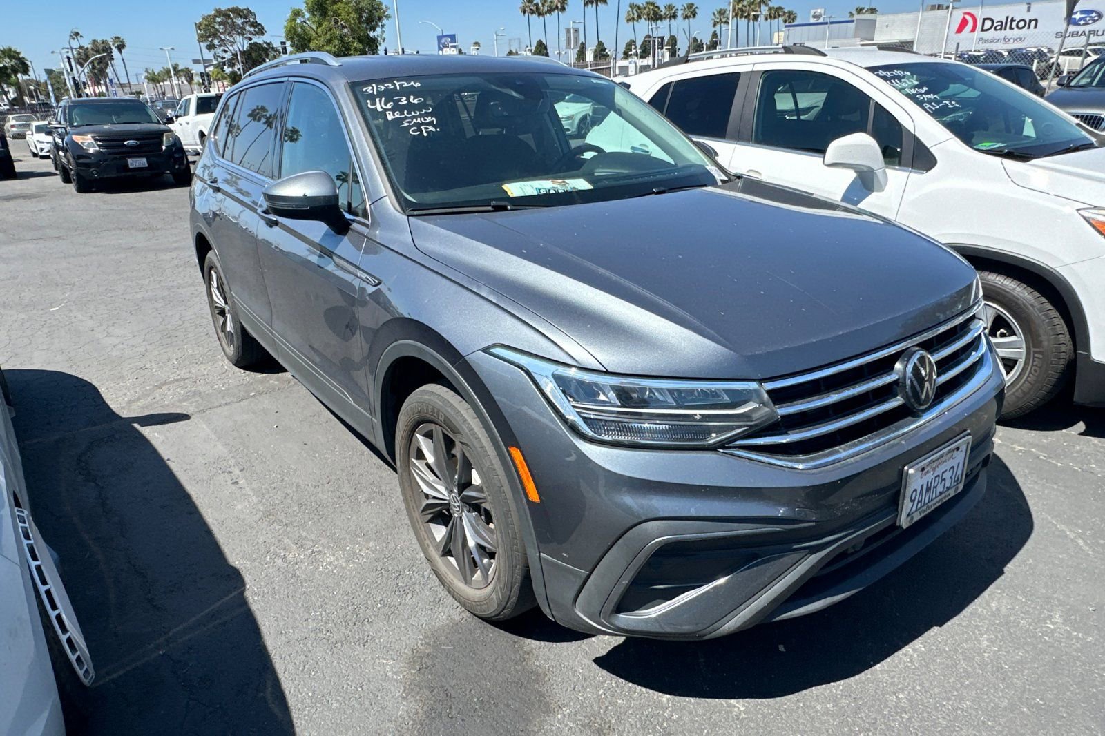 Used 2022 Volkswagen Tiguan SE image 2
