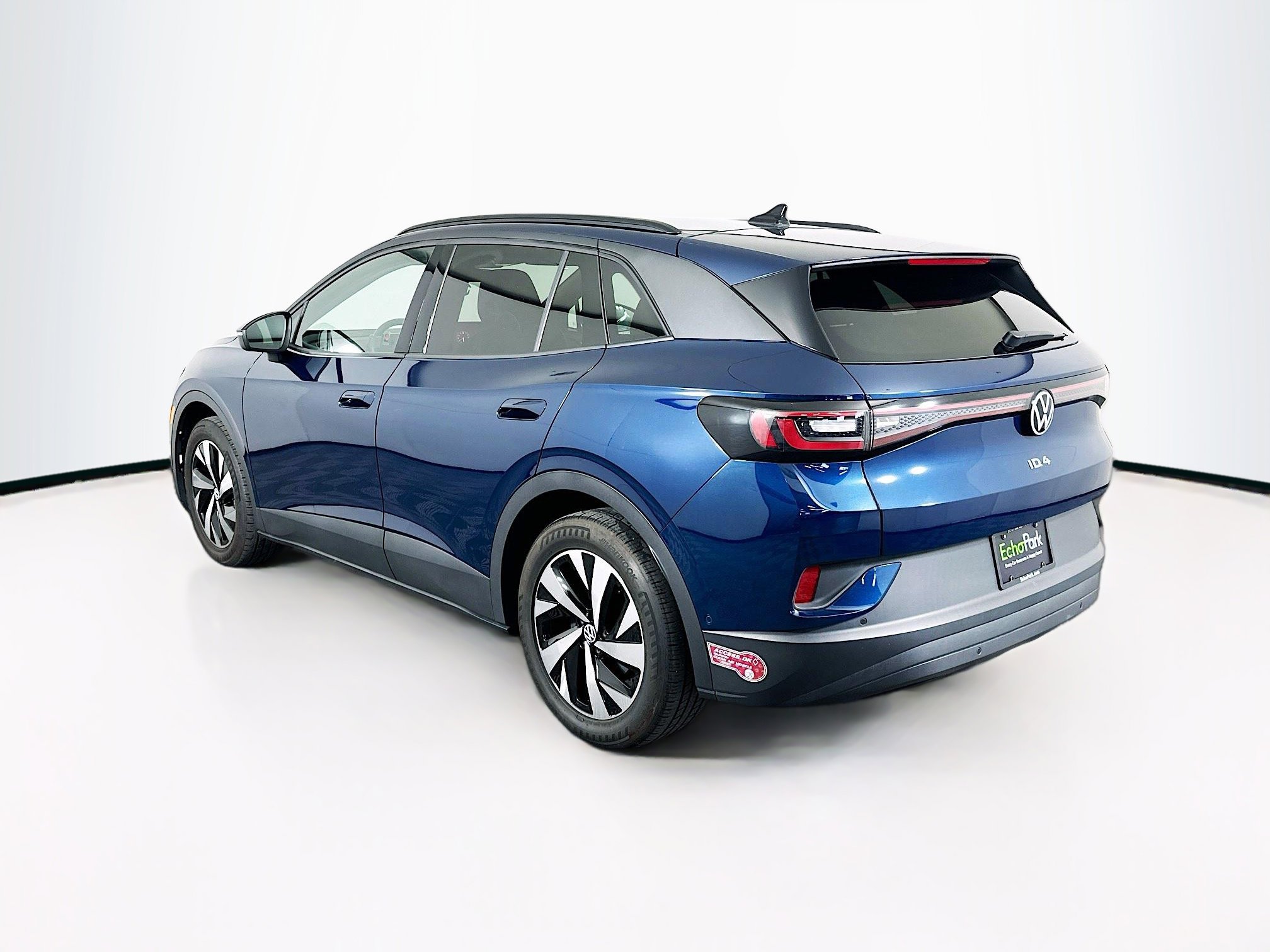 Used 2023 Volkswagen ID.4 2WD image 5