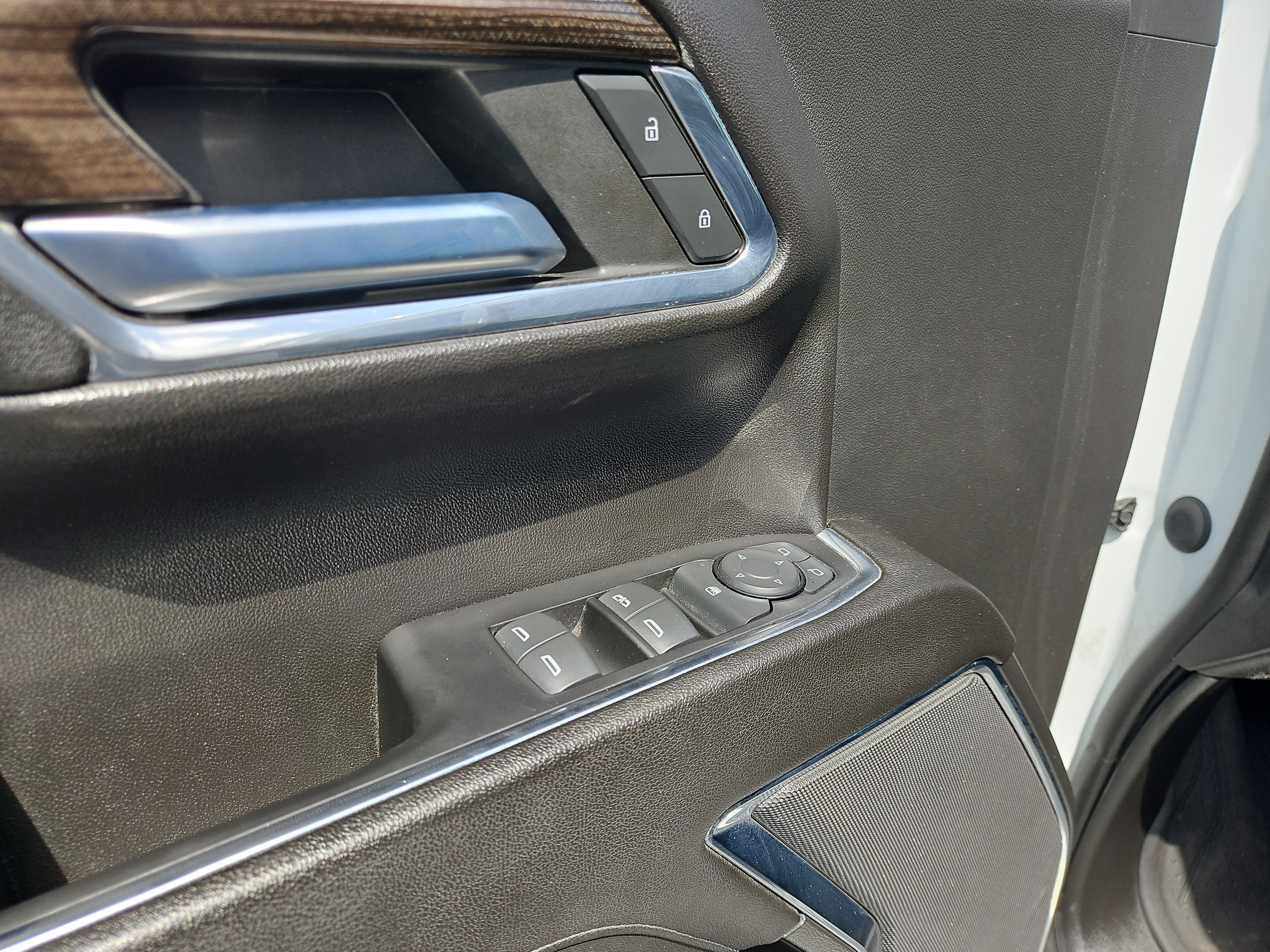 Used 2023 Chevrolet Silverado 1500 LT AWD/4WD image 18