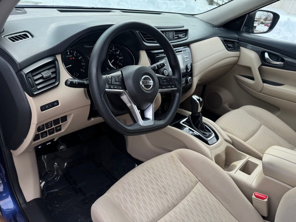 Used 2017 Nissan Rogue S image 9