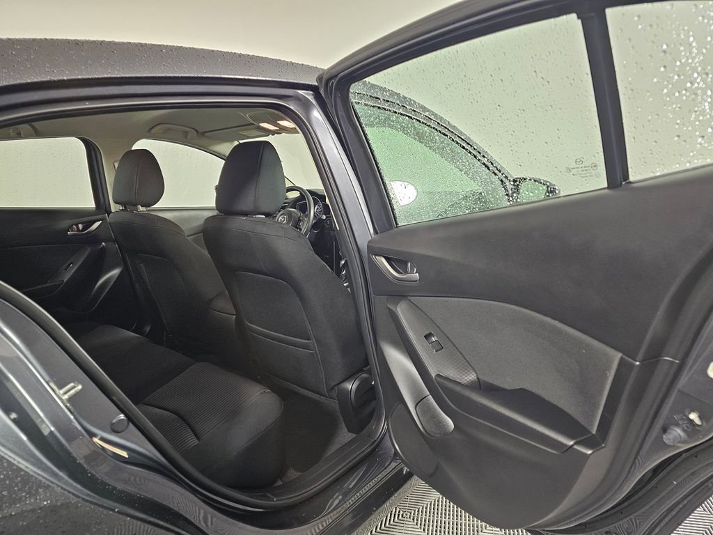 Used 2014 MAZDA MAZDA3 i Touring w/ Technology Package image 14