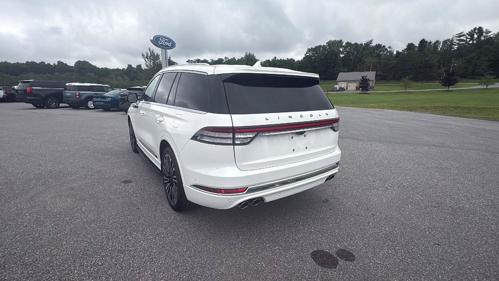 Used 2024 Lincoln Aviator Black Label AWD/4WD image 6