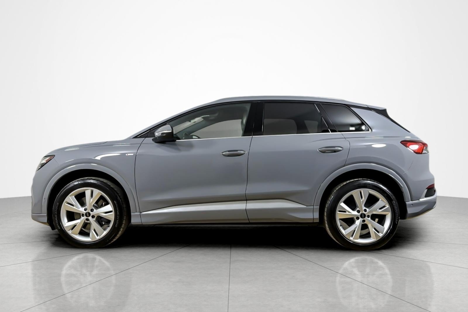 Certified 2023 Audi Q4 e-tron Premium Plus w/ Premium Plus AWD/4WD image 2