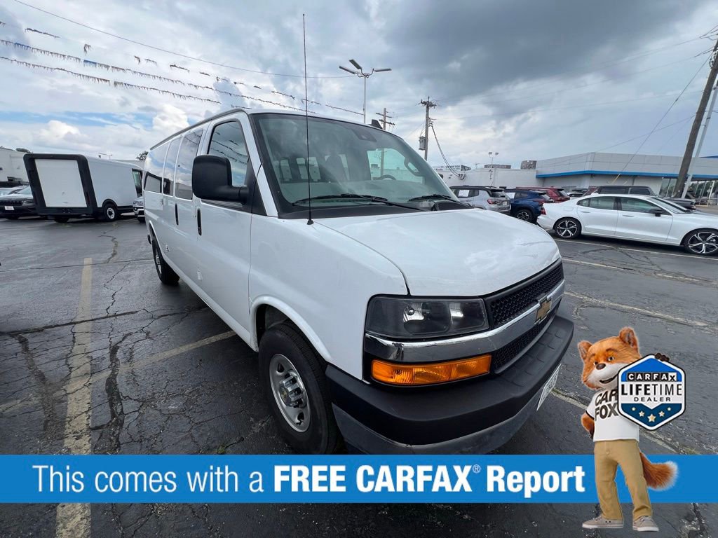 Used 2025 Chevrolet Express 3500 LT w/ LT Preferred Equipment Group RWD image 2