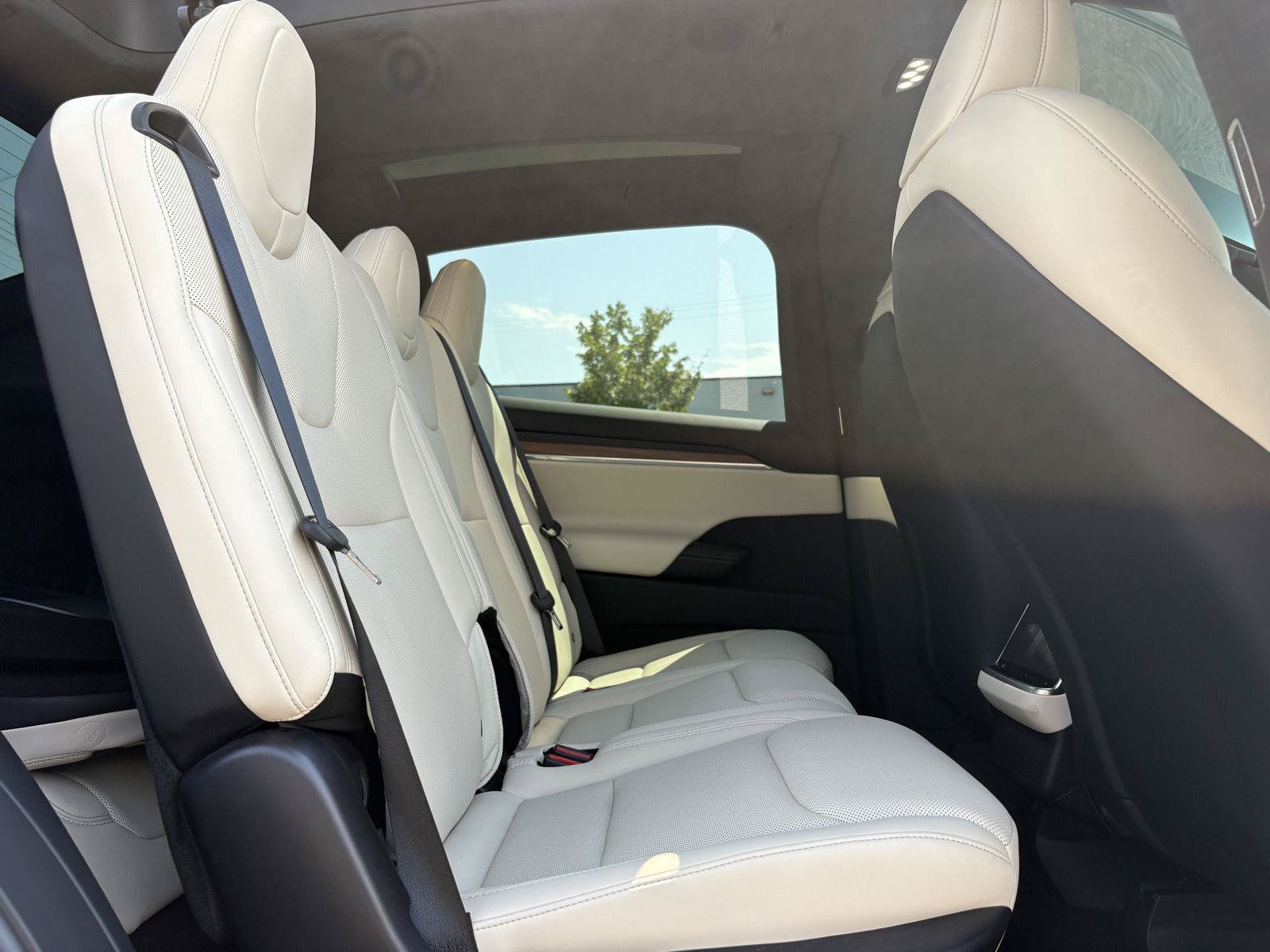 Used 2025 Tesla Model X AWD/4WD image 22