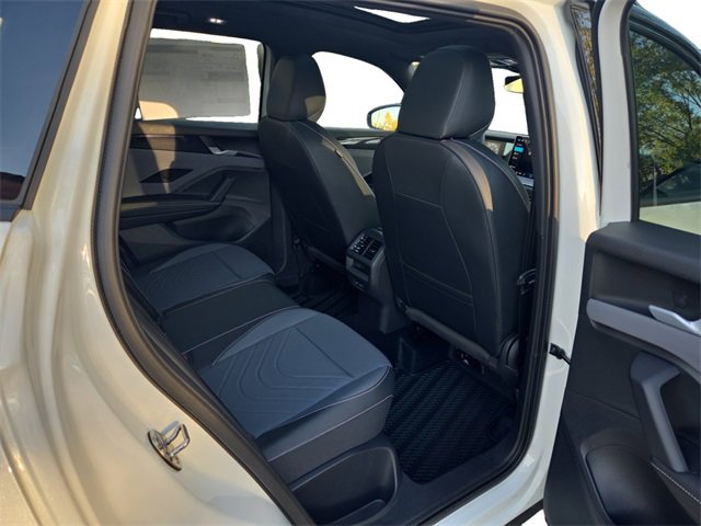 New 2026 Volkswagen Tiguan SE R-Line image 18