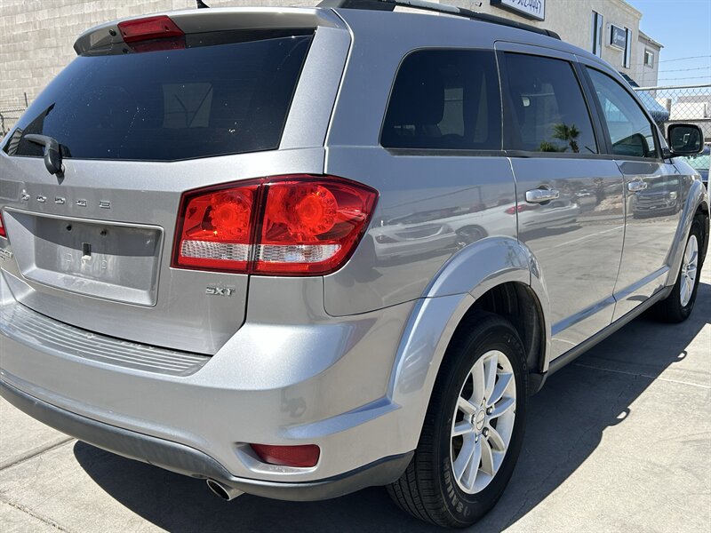 Used 2017 Dodge Journey SXT w/ Comfort/Convenience Group AWD/4WD image 12