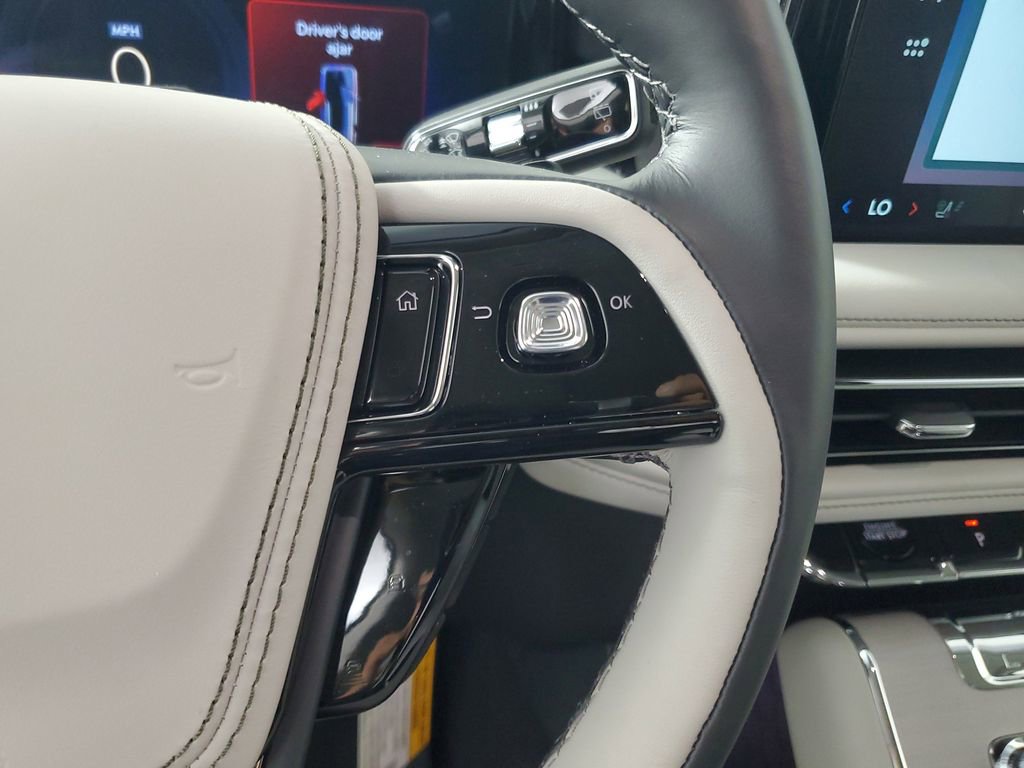 New 2025 Lincoln Aviator Reserve RWD image 26