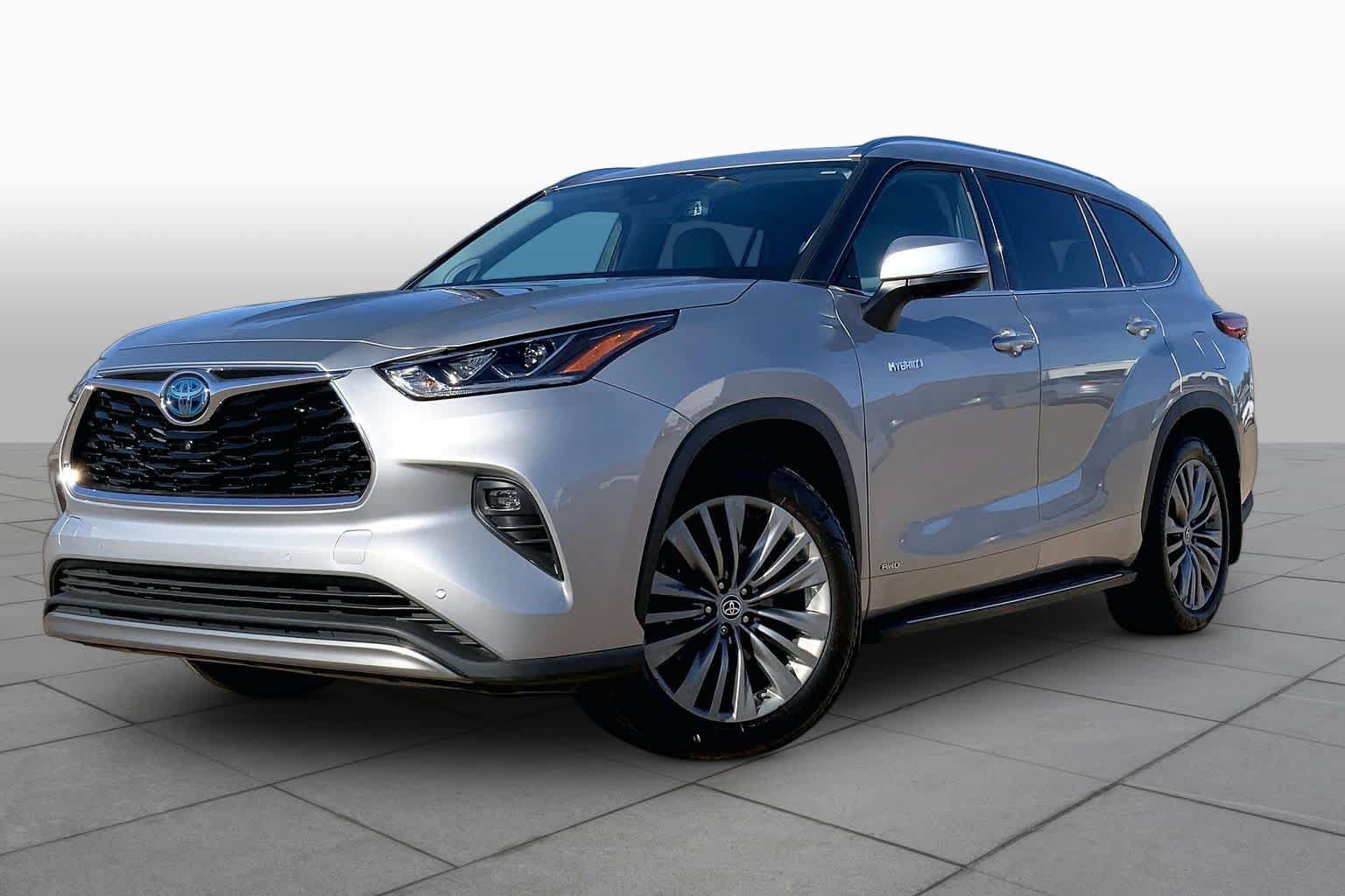 Used 2020 Toyota Highlander Platinum AWD/4WD image 2