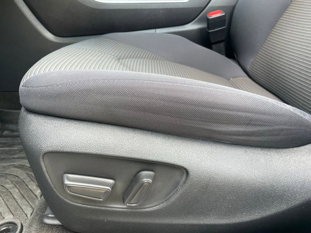 Used 2023 Toyota Highlander LE image 11