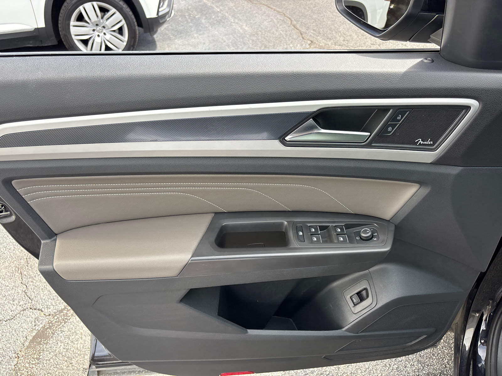 Used 2022 Volkswagen Atlas SEL Premium AWD/4WD image 11