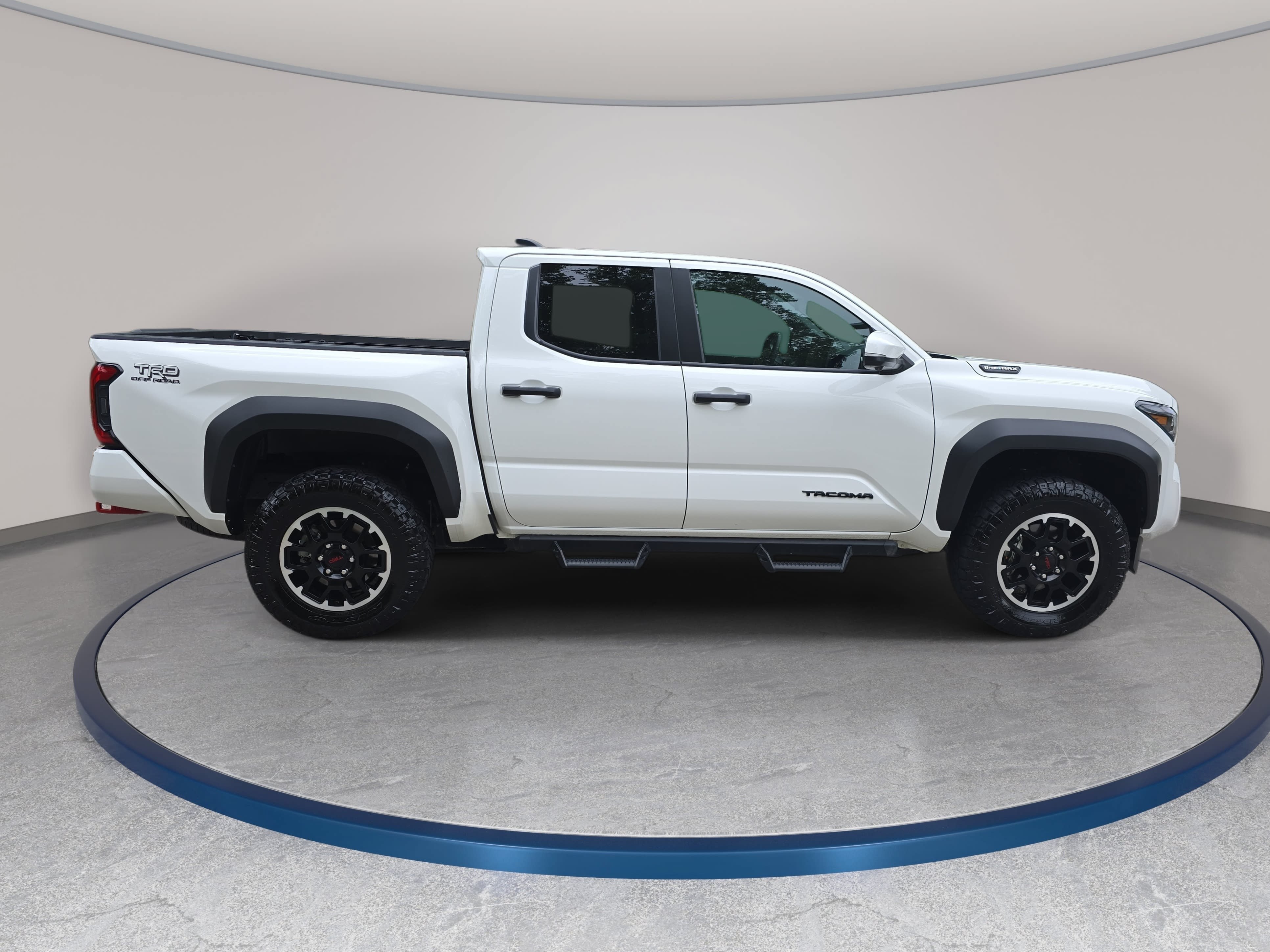 Certified 2025 Toyota Tacoma TRD Off-Road w/ TRD Off Road Premium Package AWD/4WD image 4
