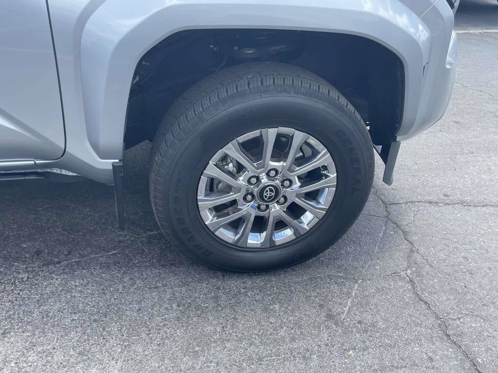 Used 2025 Toyota Tacoma Limited AWD/4WD image 10