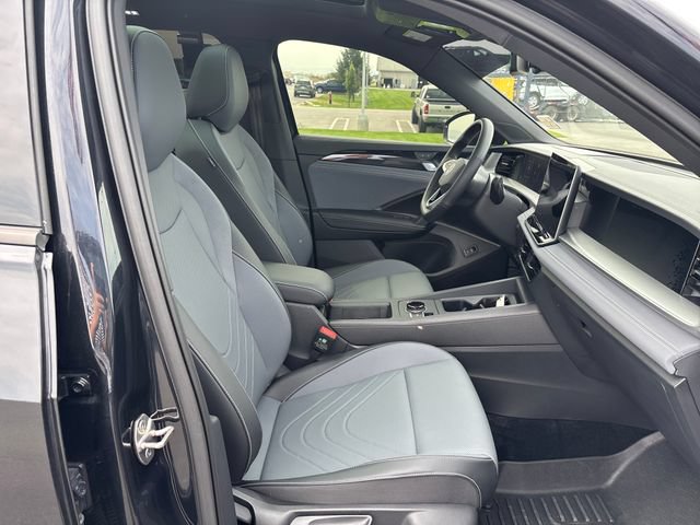 Used 2025 Volkswagen Tiguan SE R-Line AWD/4WD image 23