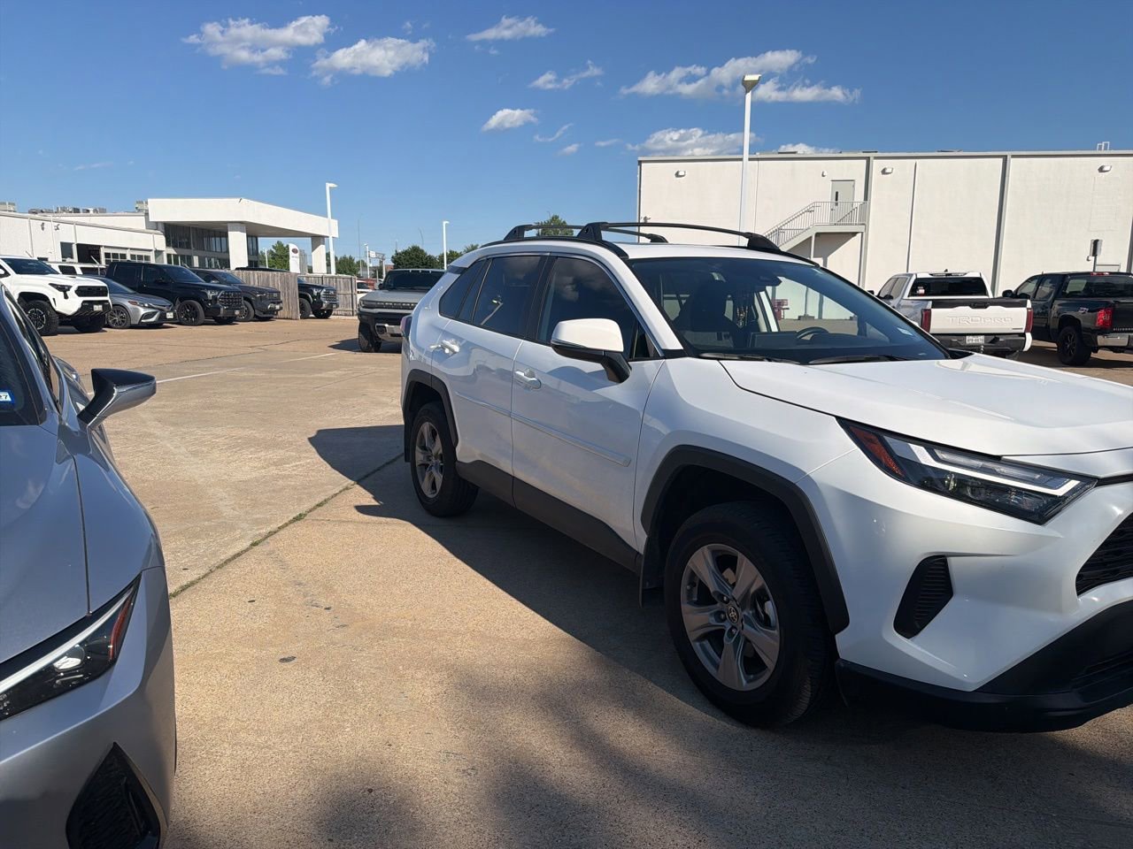 Used 2025 Toyota RAV4 XLE w/ Convenience Package FWD image 2