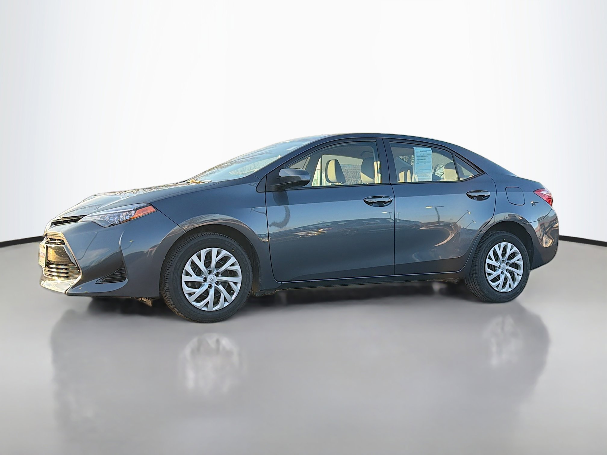 Used 2017 Toyota Corolla LE image 10