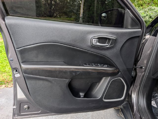 Used 2019 Jeep Compass Limited AWD/4WD image 32