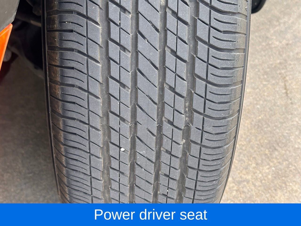 Used 2026 Chrysler Pacifica Select image 3