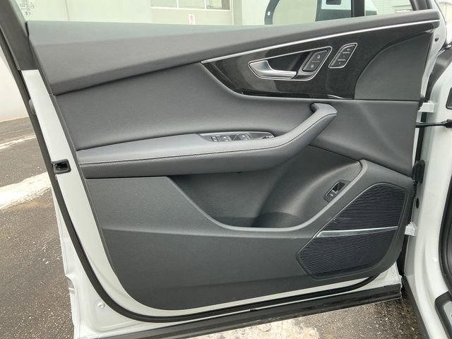 Used 2025 Audi Q7 3.0T Premium Plus w/ Premium Plus Package image 12