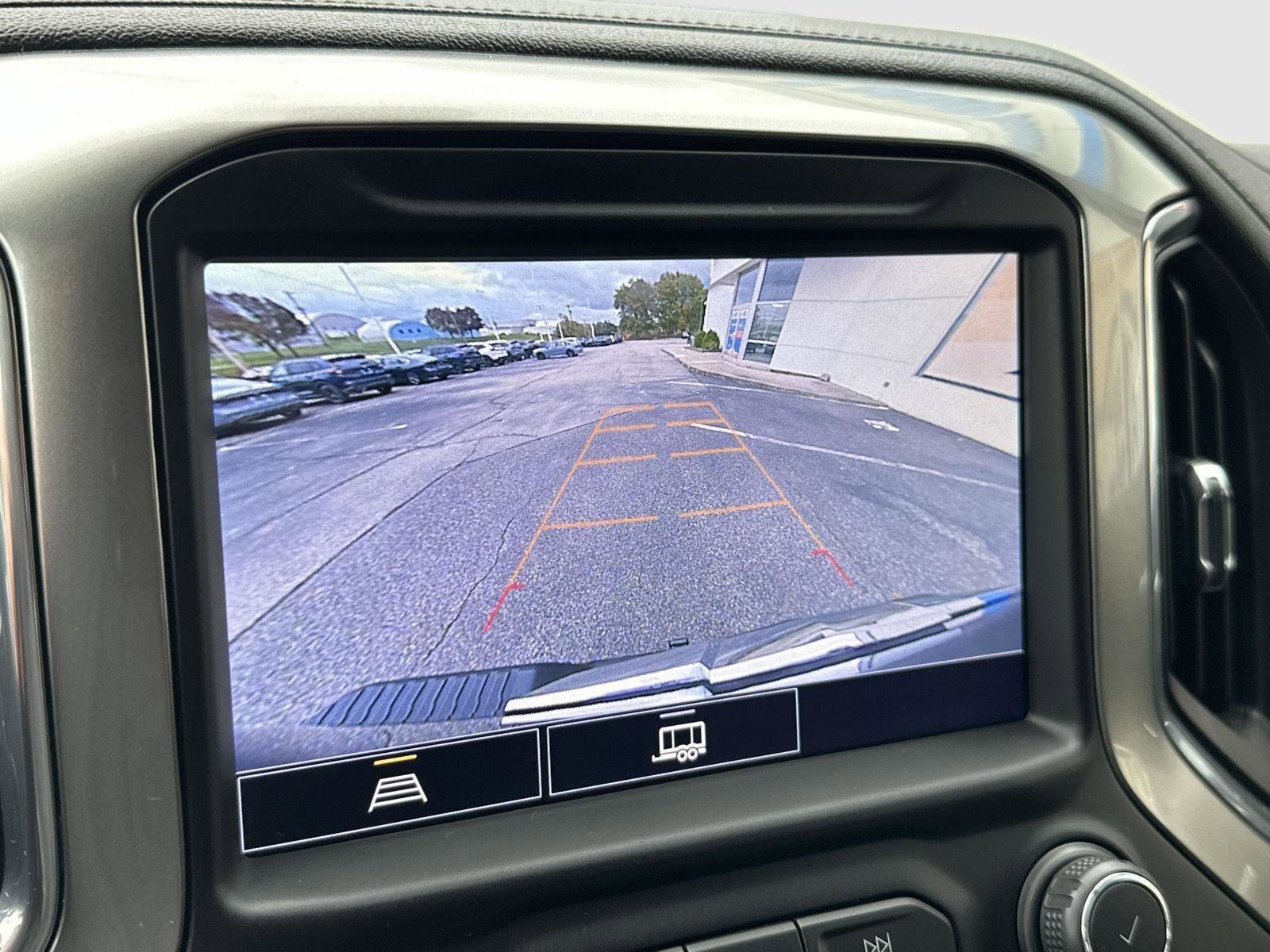 Used 2021 Chevrolet Silverado 1500 LT Trail Boss w/ LT Trail Boss Premium Package image 19