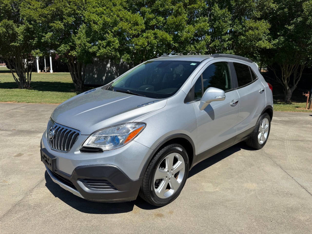 Used 2015 Buick Encore FWD image 1