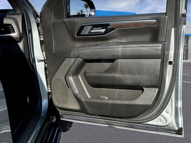 Certified 2025 Chevrolet Suburban LS AWD/4WD image 31