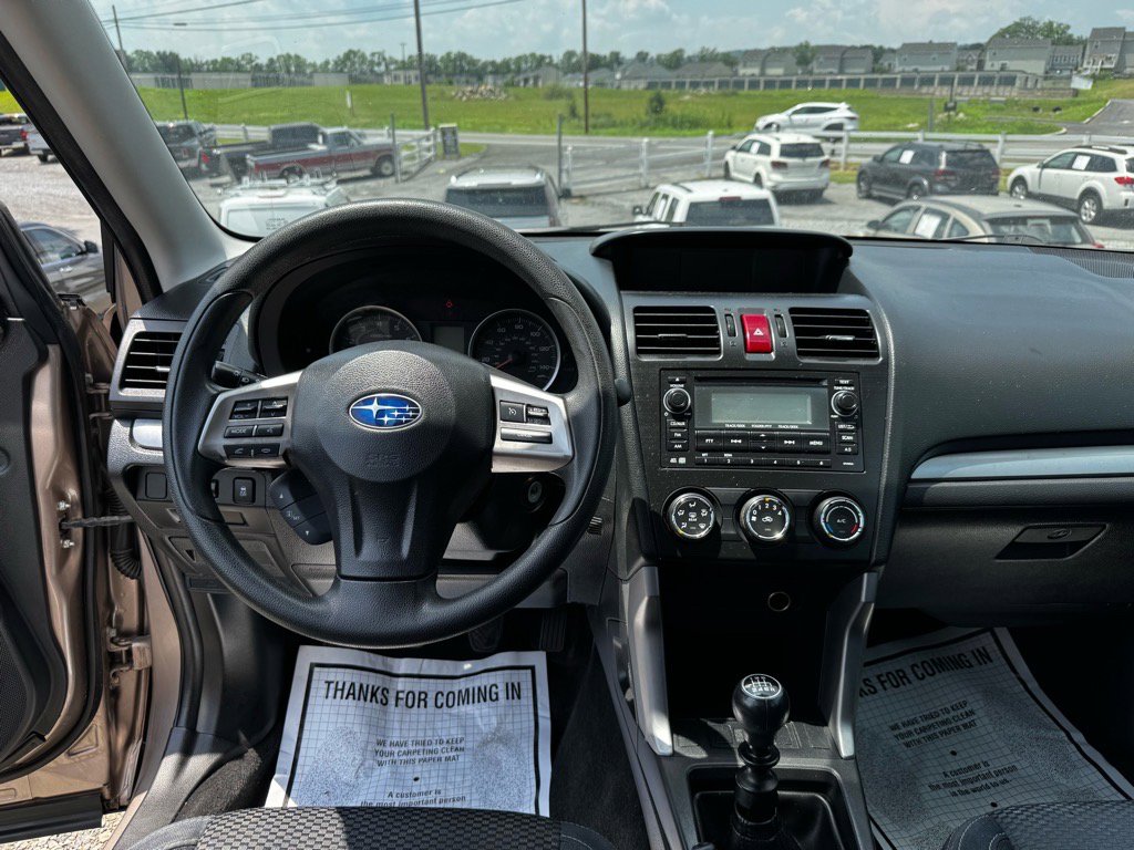 Used 2015 Subaru Forester 2.5i image 12