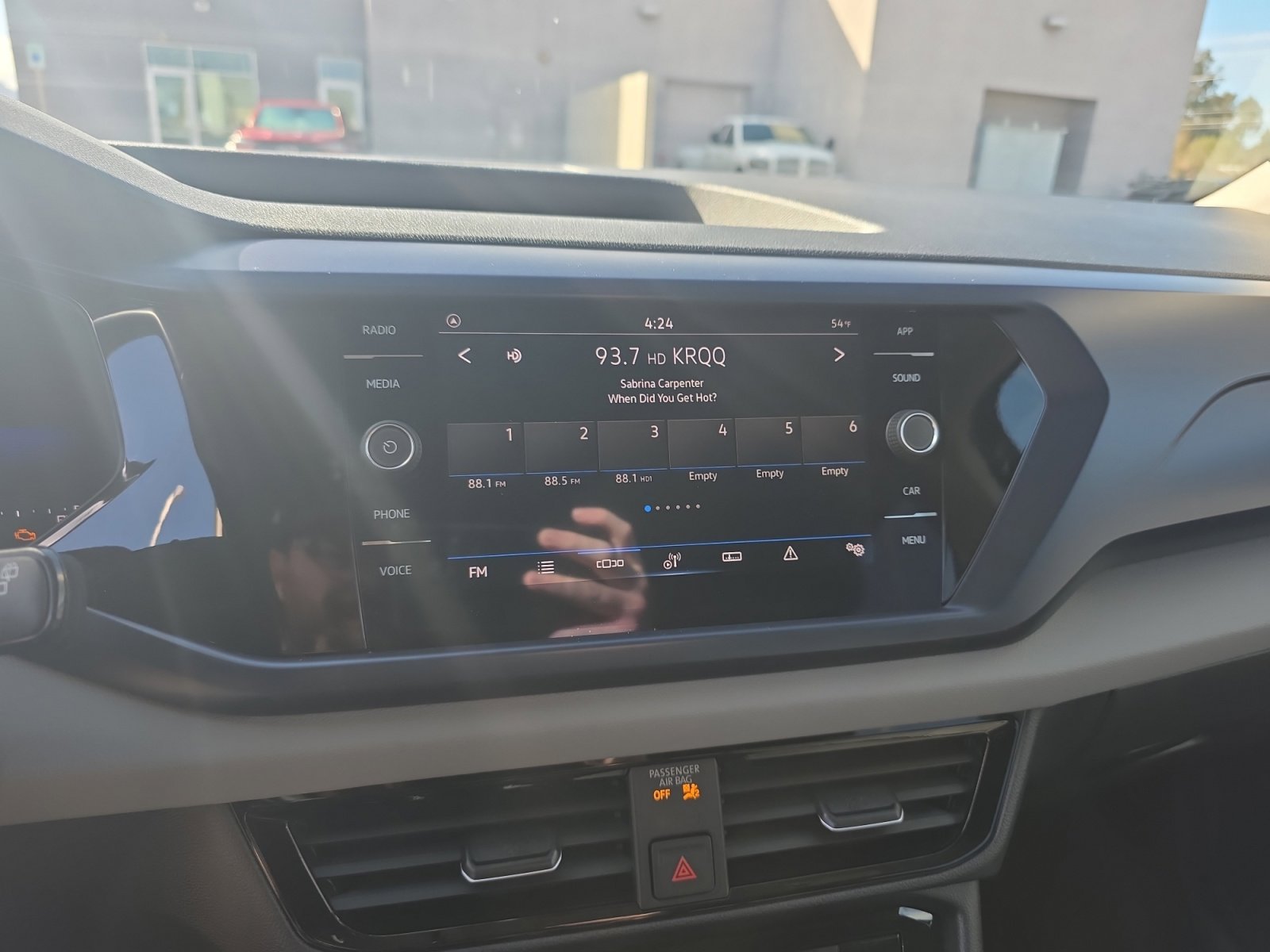 Certified 2023 Volkswagen Taos SE w/ Black Wheel Package image 12