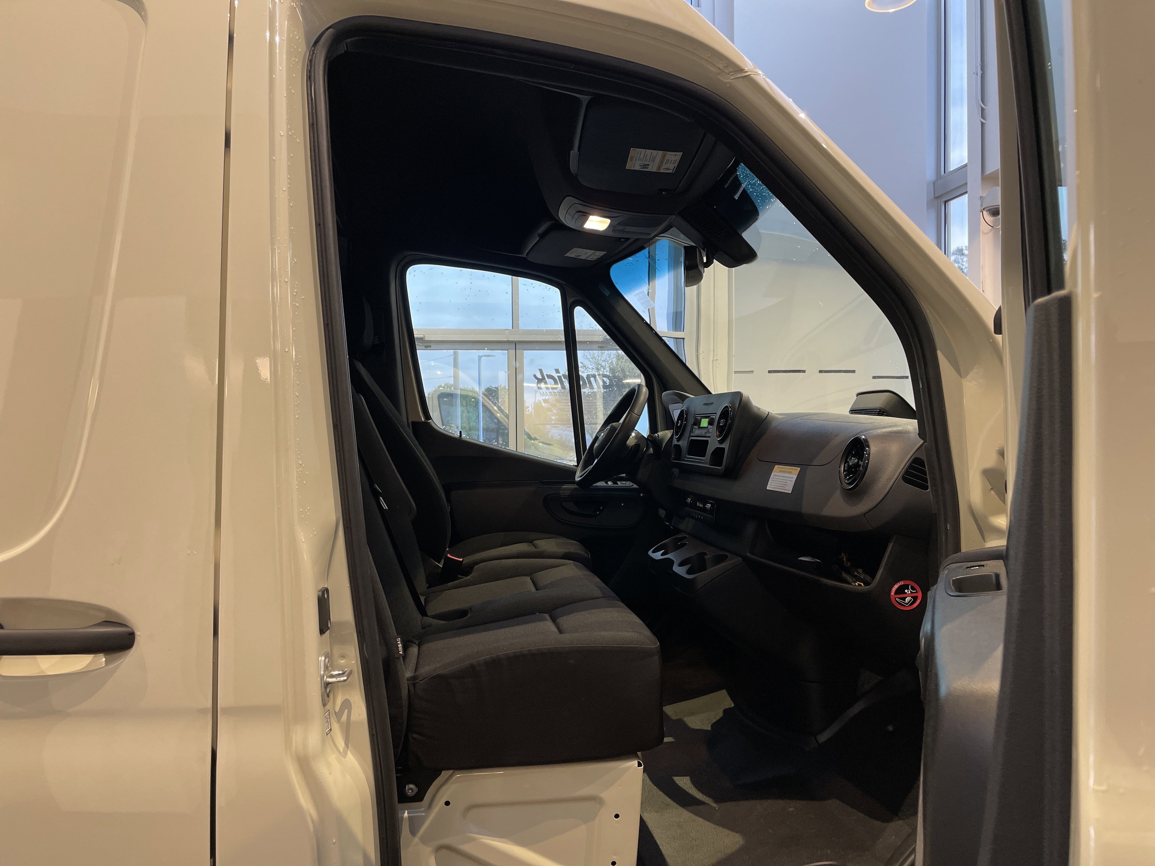 Used 2025 Mercedes-Benz Sprinter 2500 image 28