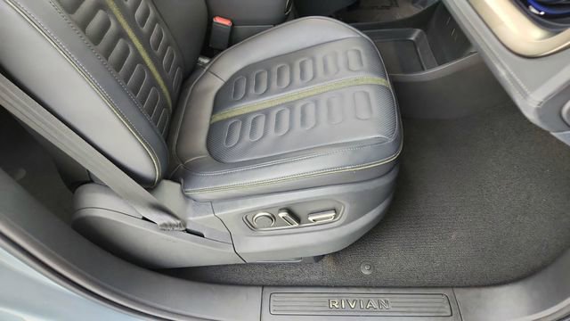 Used 2023 Rivian R1T Adventure image 23