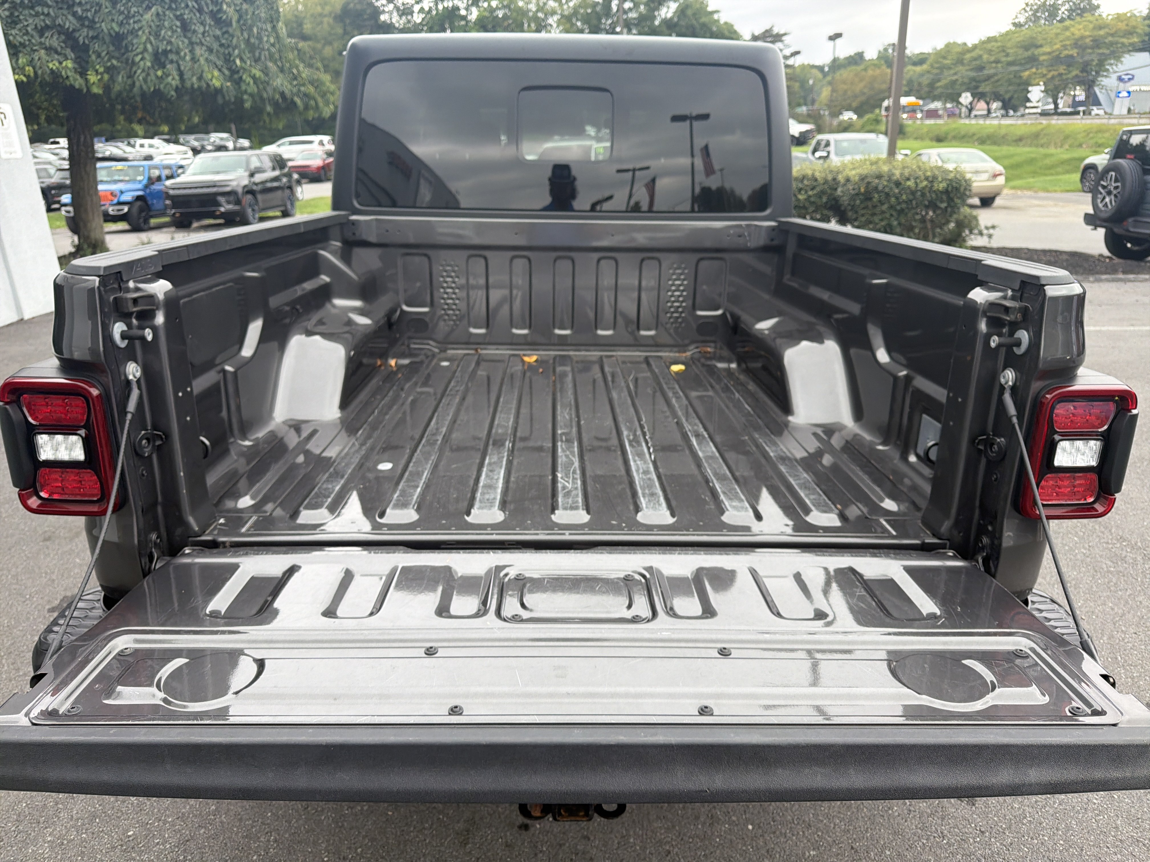 Used 2026 Jeep Gladiator Rubicon AWD/4WD image 5