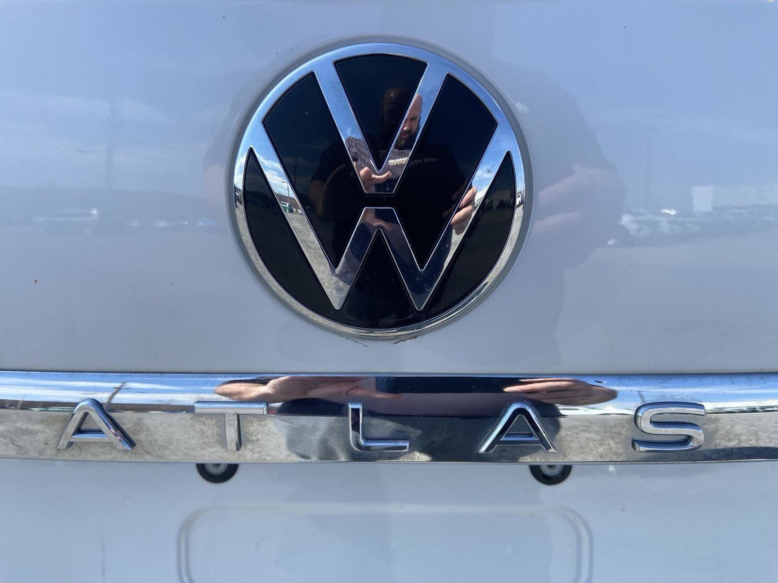 Used 2022 Volkswagen Atlas Cross Sport SEL Premium R-Line AWD/4WD image 12
