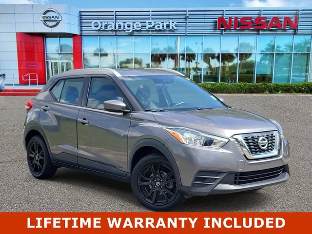 Used 2019 Nissan Kicks SV FWD image 1