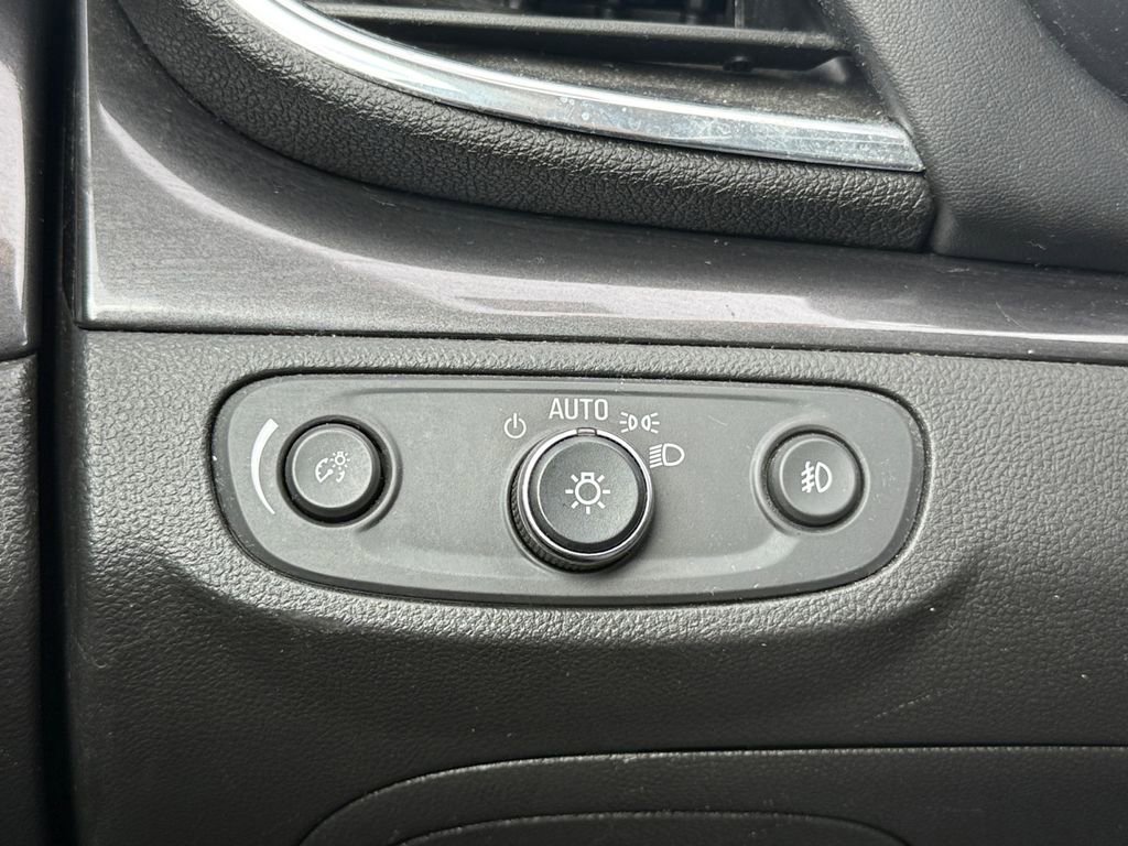 Used 2019 Buick Encore Sport Touring w/ Safety Package AWD/4WD image 29