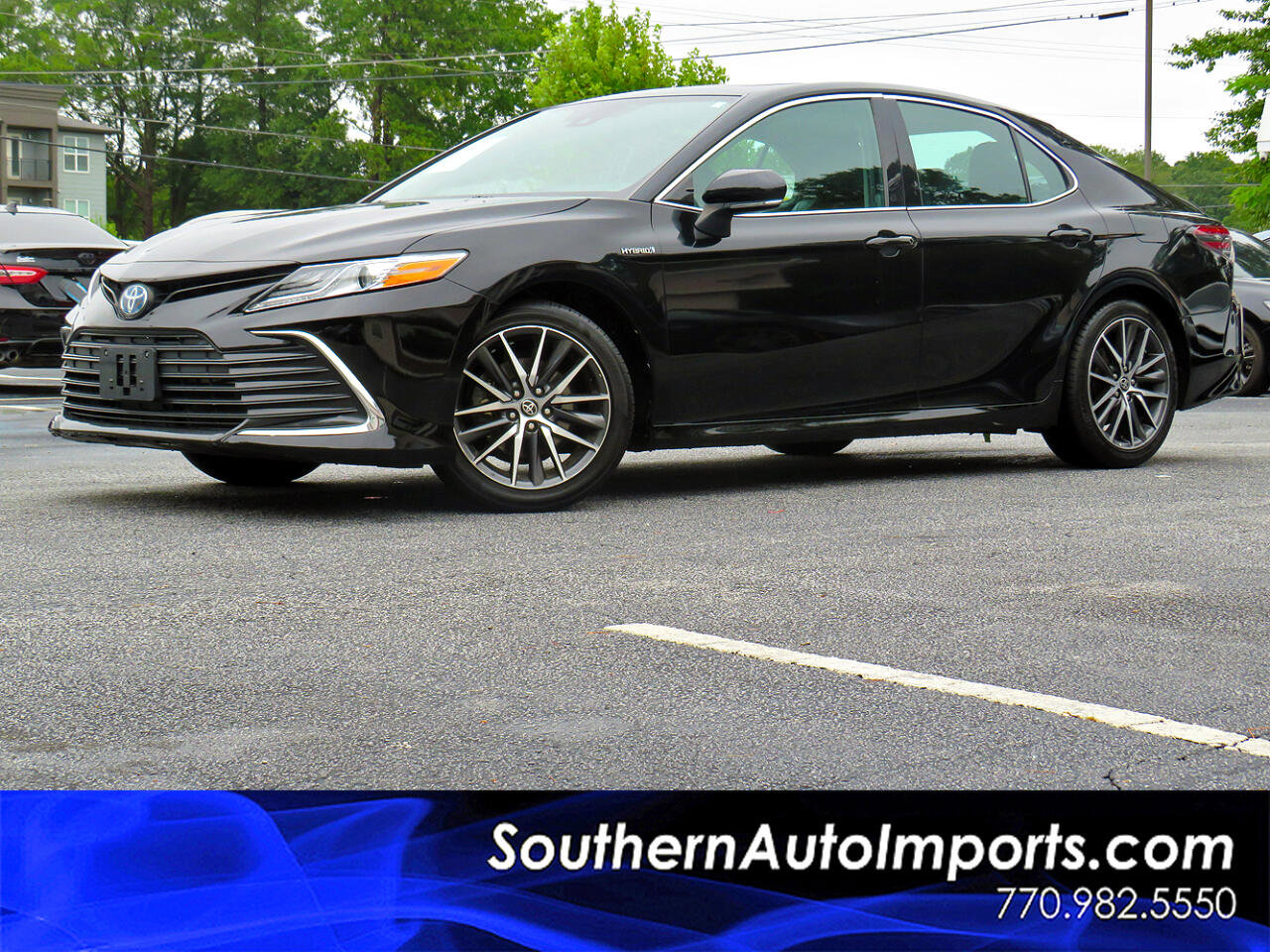 Used 2021 Toyota Camry XLE image 1