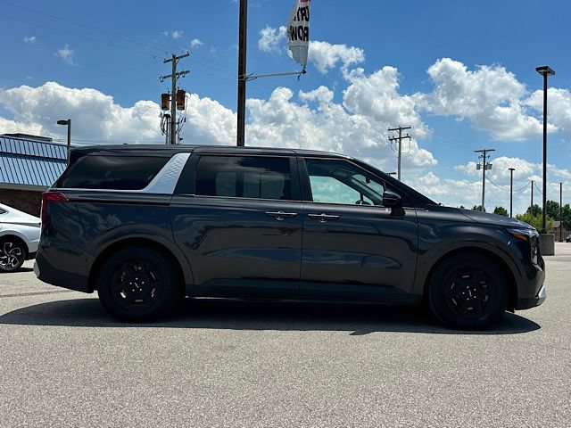 Used 2026 Kia Carnival FWD image 8