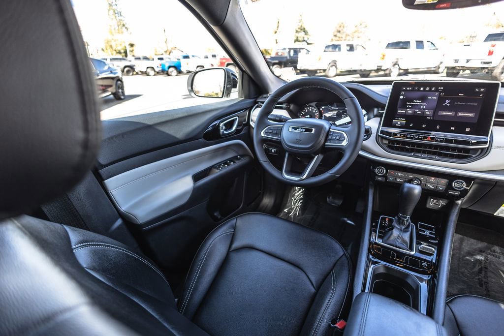 Used 2026 Jeep Compass Limited image 23