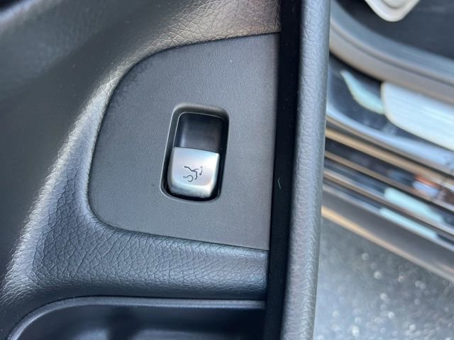 Used 2017 Mercedes-Benz E 300 4MATIC image 28