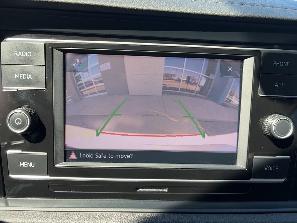 Used 2024 Volkswagen Jetta SE w/ Panoramic Sunroof Package image 17