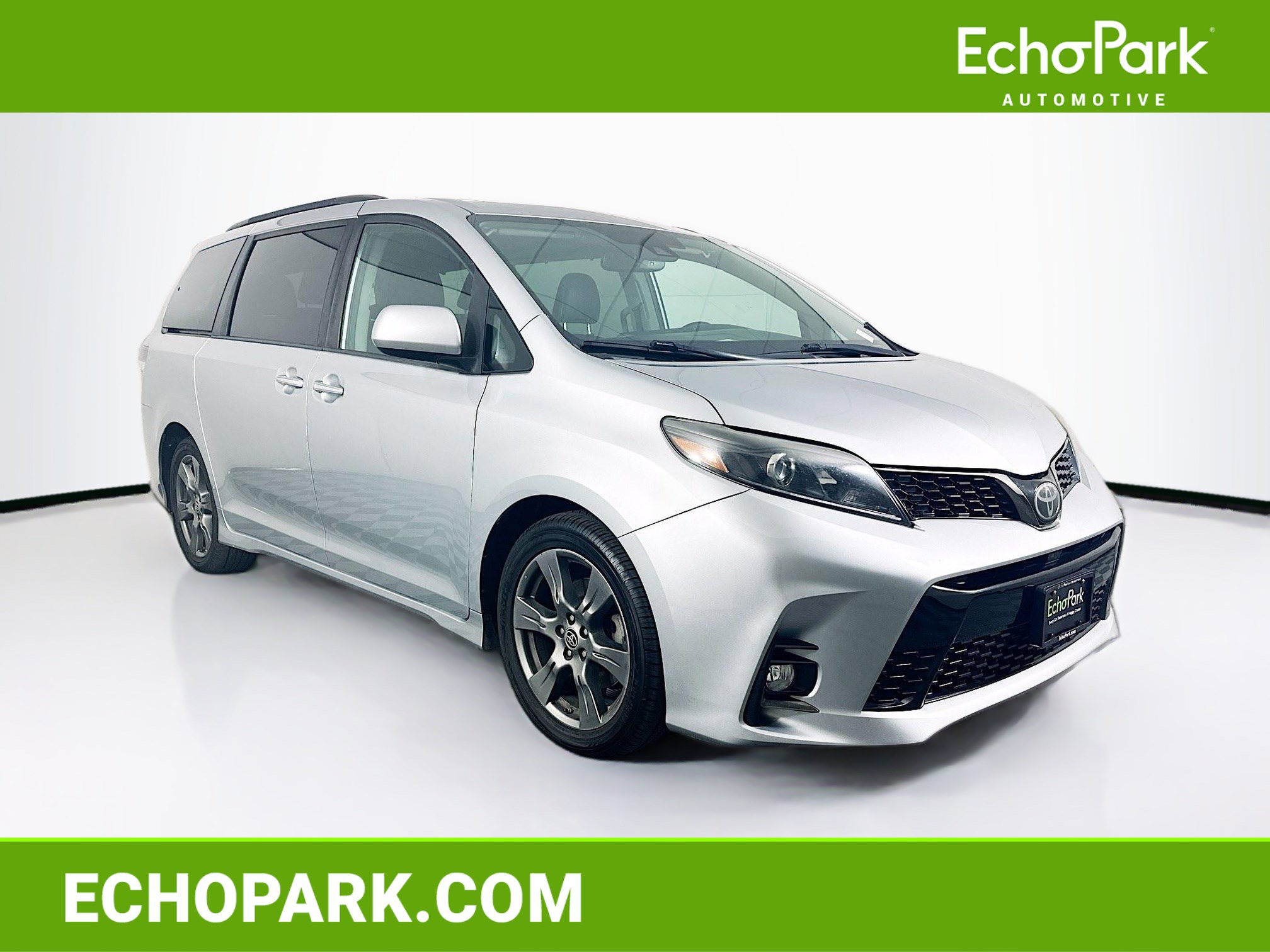 Used 2020 Toyota Sienna SE w/ SE Preferred Package image 1