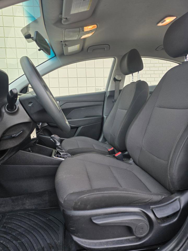 Used 2018 Hyundai Accent SE image 9