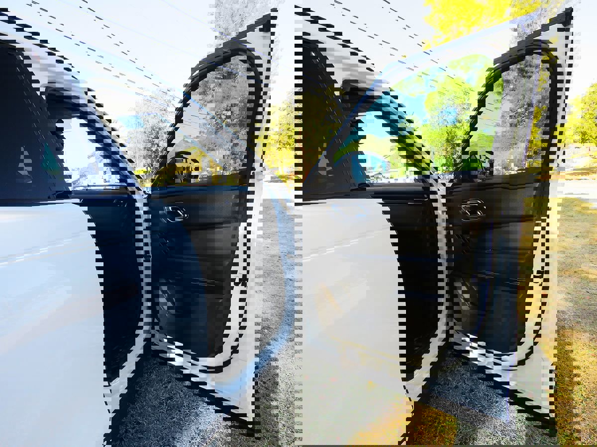 Used 2019 Land Rover Range Rover Velar S image 14