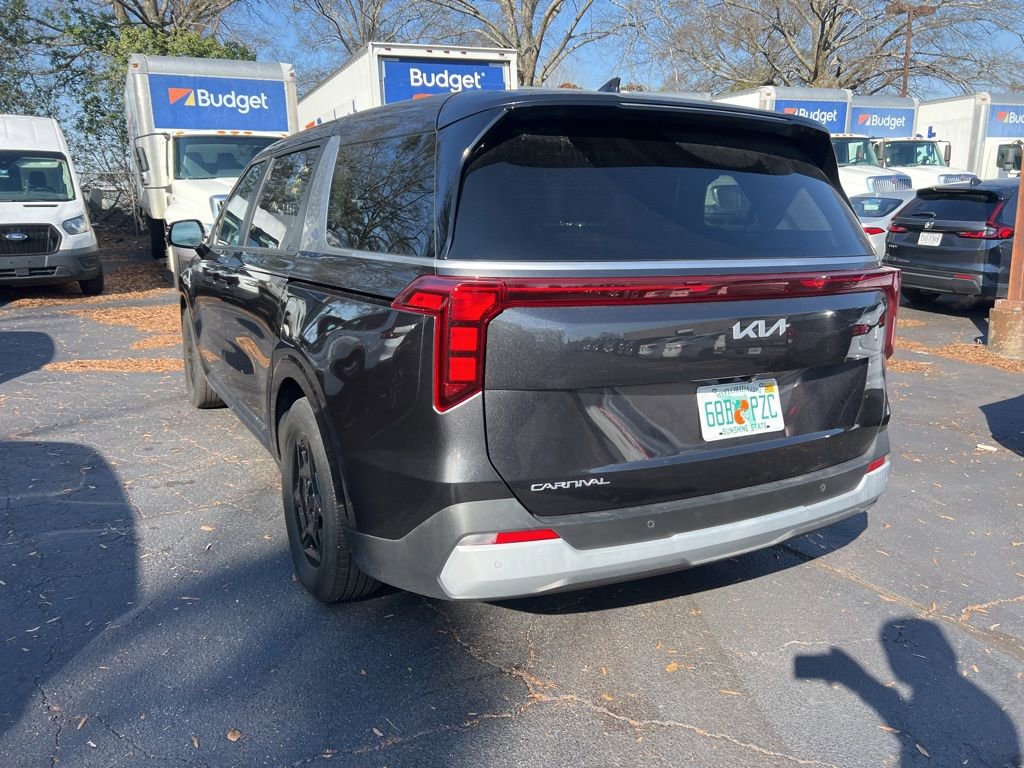 Used 2025 Kia Carnival image 7