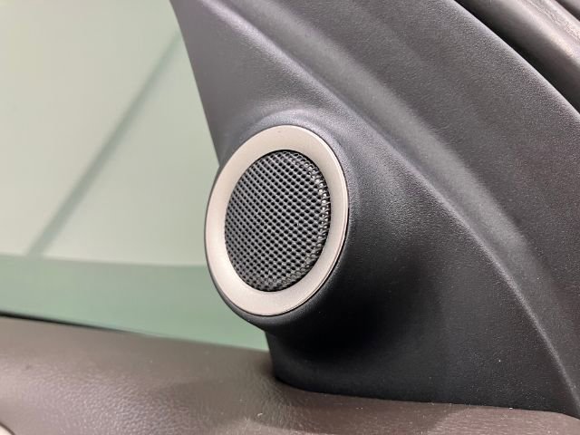 Used 2017 Jeep Grand Cherokee Overland w/ Jeep Active Safety Group image 27