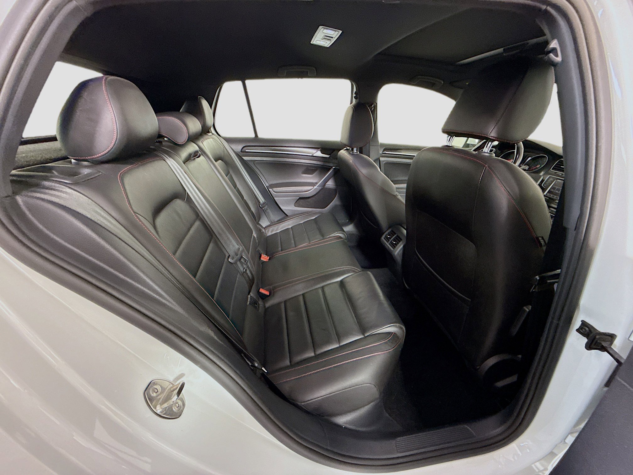 Used 2017 Volkswagen GTI SE image 27